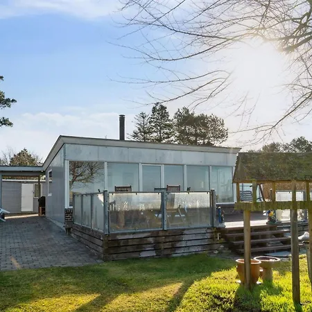 Ferienhaus Dzavid - 10m From The Sea By Interhome